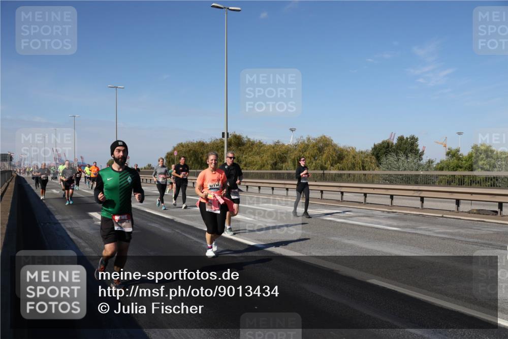 03.10.2025 - Köhlbrandbrückenlauf Julia Fischer http://msf.ph/oto/9013434 03.10.2025 13:06:19 Position 3  meine-sportfotos.de