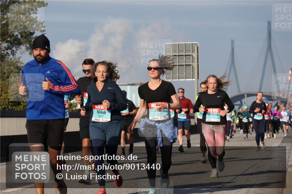 03.10.2025 - Köhlbrandbrückenlauf Luisa Fischer http://msf.ph/oto/9013440 03.10.2025 10:57:03 Position 3 1327 meine-sportfotos.de