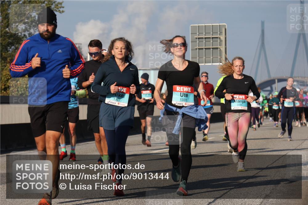 03.10.2025 - Köhlbrandbrückenlauf Luisa Fischer http://msf.ph/oto/9013444 03.10.2025 10:57:03 Position 3 1327, 1331, 3445 meine-sportfotos.de
