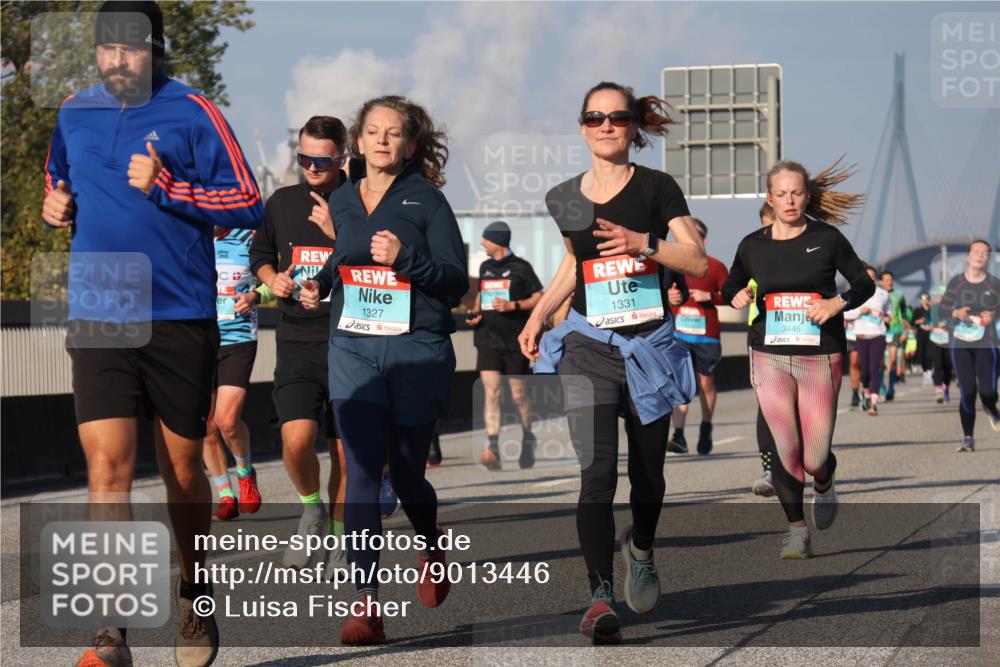 03.10.2025 - Köhlbrandbrückenlauf Luisa Fischer http://msf.ph/oto/9013446 03.10.2025 10:57:04 Position 3 1327, 1331, 3445 meine-sportfotos.de