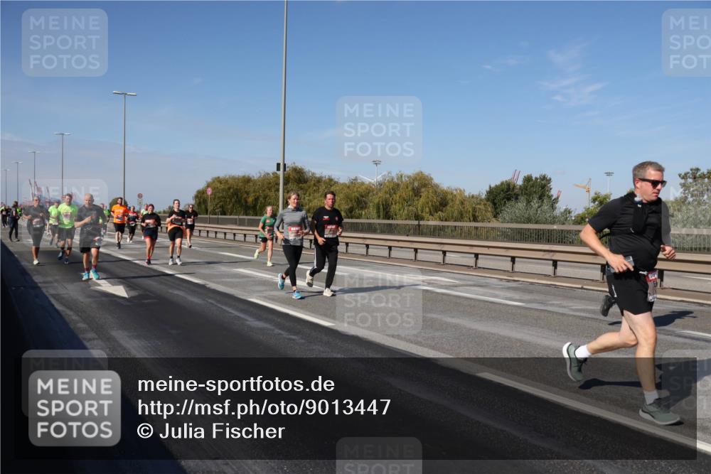 03.10.2025 - Köhlbrandbrückenlauf Julia Fischer http://msf.ph/oto/9013447 03.10.2025 13:06:22 Position 3  meine-sportfotos.de