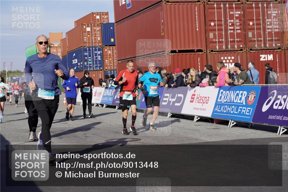 03.10.2025 - Köhlbrandbrückenlauf Michael Burmester http://msf.ph/oto/9013448 03.10.2025 10:13:44 Ziel 1267, 1272, 1296, 1455, 1627, 1642, 1770, 1848, 2093, 2126, 2144, 2171, 2246, 3028, 3057, 3244, 3392 meine-sportfotos.de