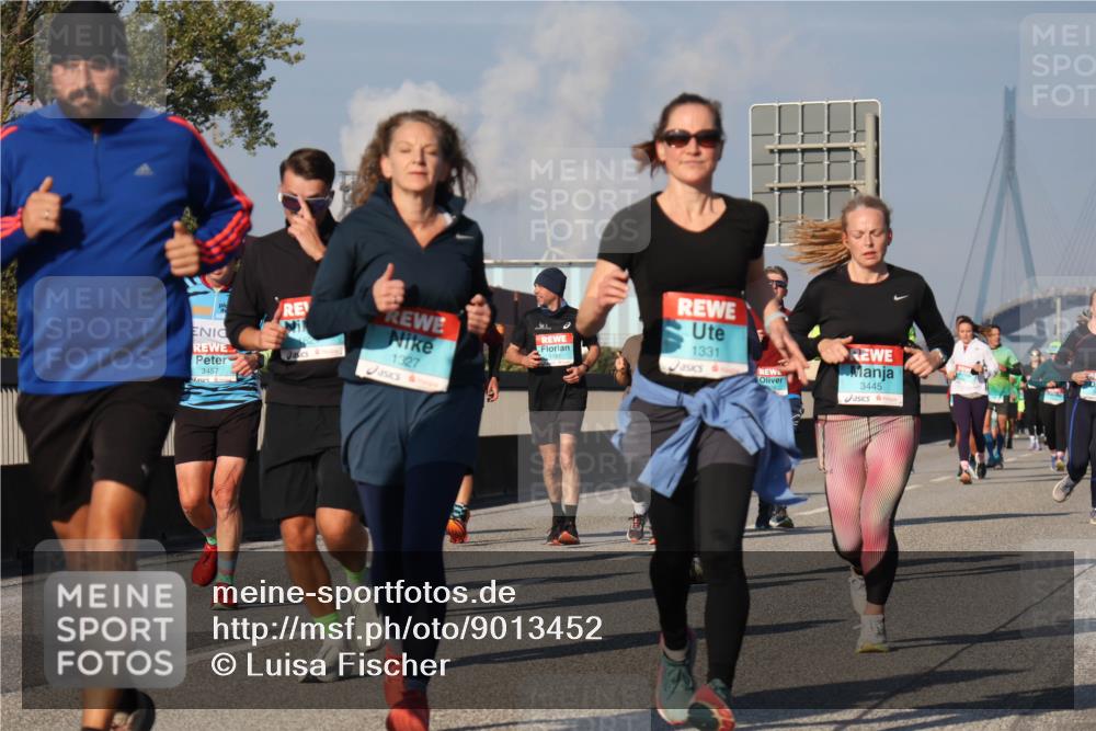 03.10.2025 - Köhlbrandbrückenlauf Luisa Fischer http://msf.ph/oto/9013452 03.10.2025 10:57:04 Position 3 3457, 1327, 1331, 1181, 3445 meine-sportfotos.de