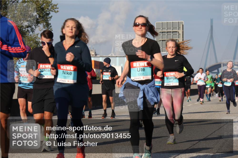 03.10.2025 - Köhlbrandbrückenlauf Luisa Fischer http://msf.ph/oto/9013455 03.10.2025 10:57:04 Position 3 3457, 1621, 1327, 1331, 1181, 3445 meine-sportfotos.de