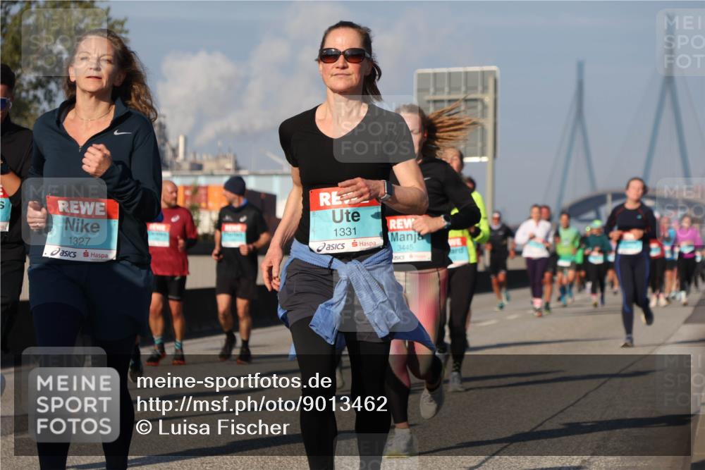 03.10.2025 - Köhlbrandbrückenlauf Luisa Fischer http://msf.ph/oto/9013462 03.10.2025 10:57:05 Position 3 1327, 1331, 3445 meine-sportfotos.de
