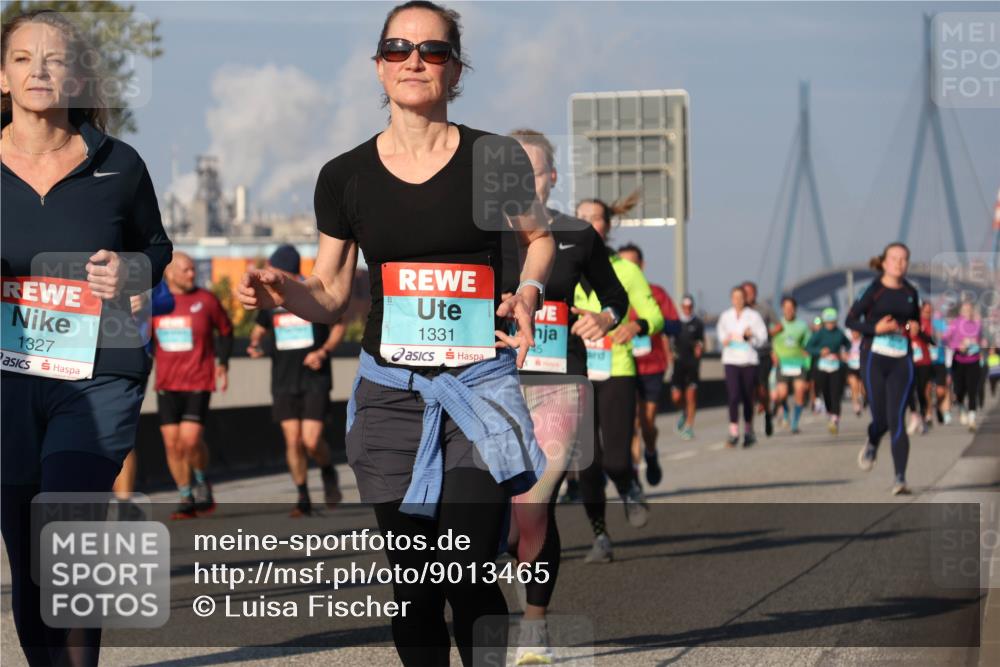 03.10.2025 - Köhlbrandbrückenlauf Luisa Fischer http://msf.ph/oto/9013465 03.10.2025 10:57:05 Position 3 1327, 1331, 45 meine-sportfotos.de