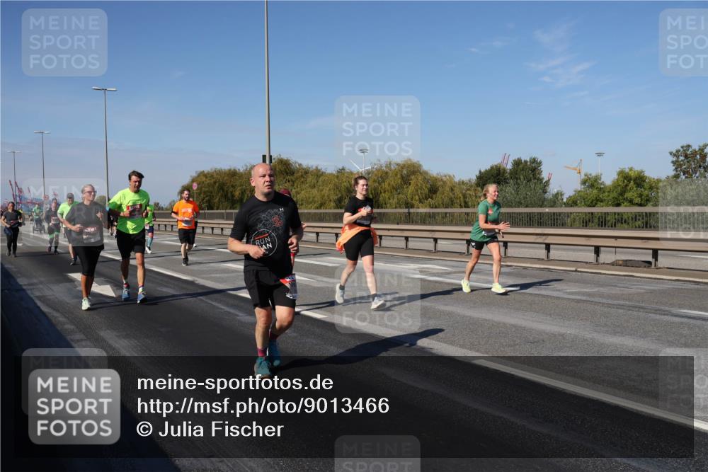 03.10.2025 - Köhlbrandbrückenlauf Julia Fischer http://msf.ph/oto/9013466 03.10.2025 13:06:25 Position 3  meine-sportfotos.de
