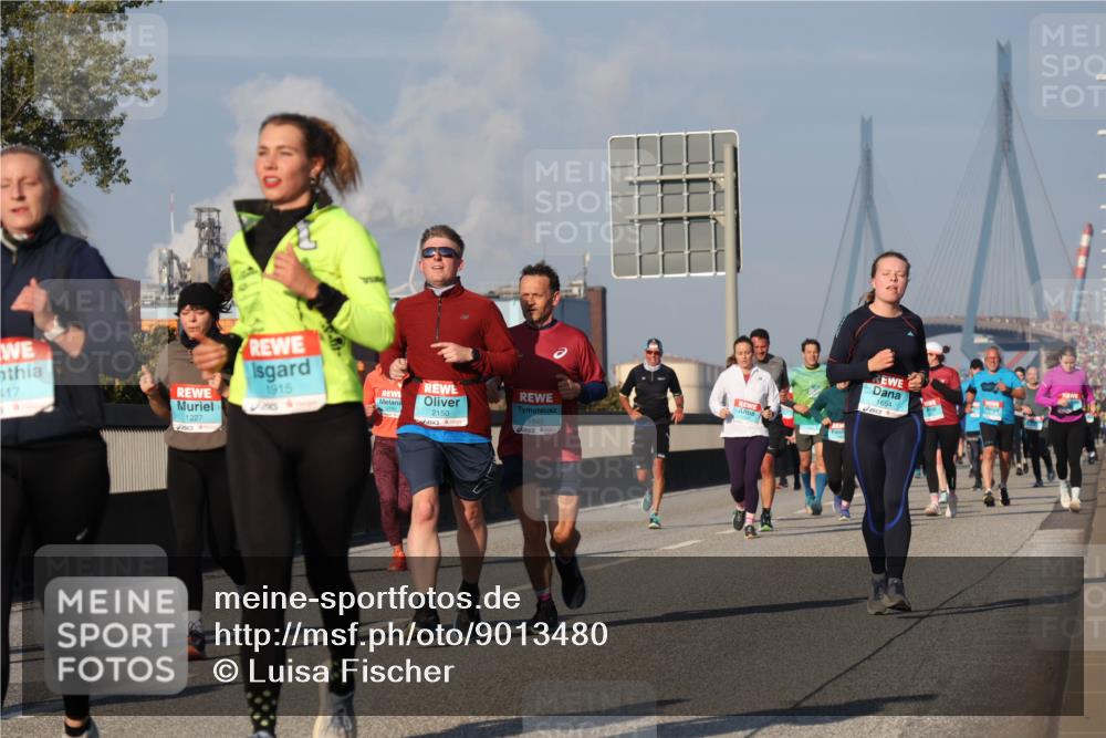 03.10.2025 - Köhlbrandbrückenlauf Luisa Fischer http://msf.ph/oto/9013480 03.10.2025 10:57:08 Position 3 17, 1227, 1915, 2150, 1945, 1654 meine-sportfotos.de