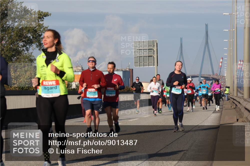 03.10.2025 - Köhlbrandbrückenlauf Luisa Fischer http://msf.ph/oto/9013487 03.10.2025 10:57:09 Position 3 1915, 1945, 2150, 1654 meine-sportfotos.de