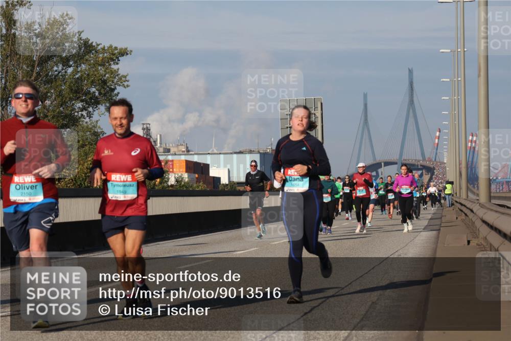 03.10.2025 - Köhlbrandbrückenlauf Luisa Fischer http://msf.ph/oto/9013516 03.10.2025 10:57:11 Position 3 2150, 1945, 1654 meine-sportfotos.de