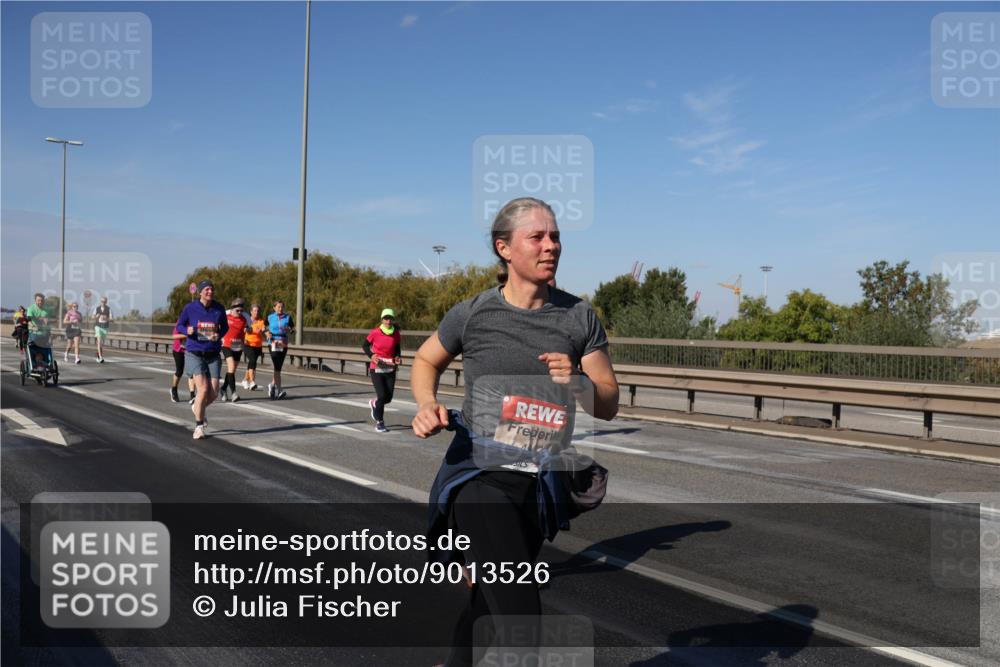 03.10.2025 - Köhlbrandbrückenlauf Julia Fischer http://msf.ph/oto/9013526 03.10.2025 13:06:34 Position 3  meine-sportfotos.de