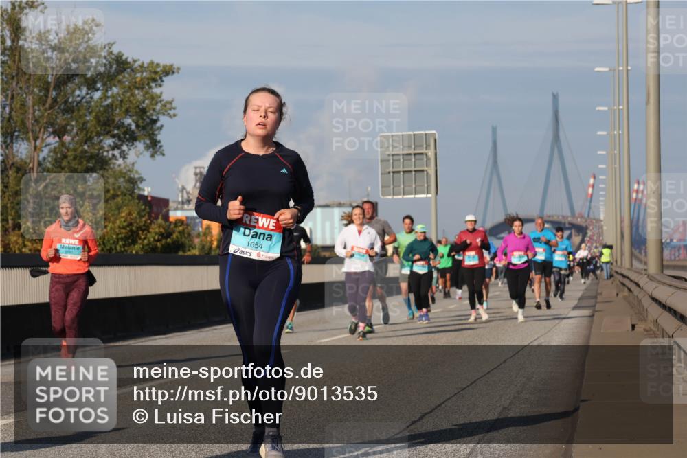 03.10.2025 - Köhlbrandbrückenlauf Luisa Fischer http://msf.ph/oto/9013535 03.10.2025 10:57:13 Position 3 1654 meine-sportfotos.de