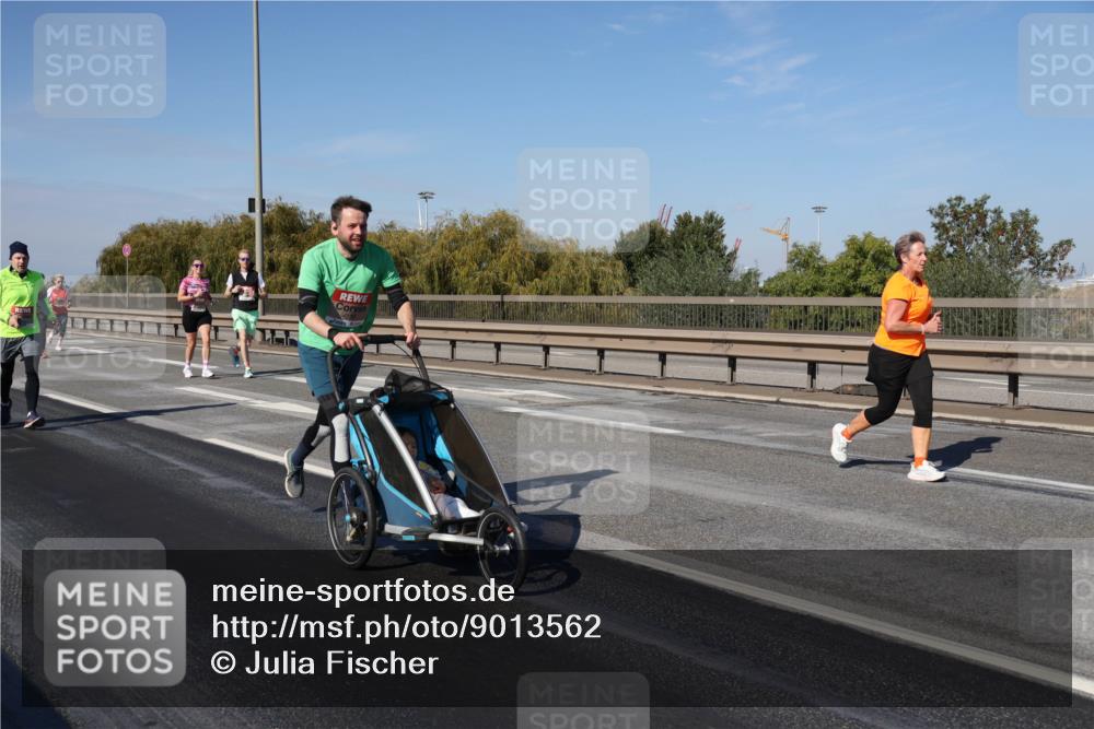 03.10.2025 - Köhlbrandbrückenlauf Julia Fischer http://msf.ph/oto/9013562 03.10.2025 13:06:39 Position 3  meine-sportfotos.de