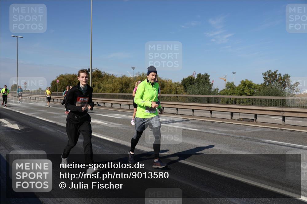 03.10.2025 - Köhlbrandbrückenlauf Julia Fischer http://msf.ph/oto/9013580 03.10.2025 13:06:42 Position 3  meine-sportfotos.de
