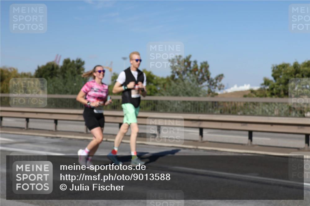 03.10.2025 - Köhlbrandbrückenlauf Julia Fischer http://msf.ph/oto/9013588 03.10.2025 13:06:44 Position 3  meine-sportfotos.de
