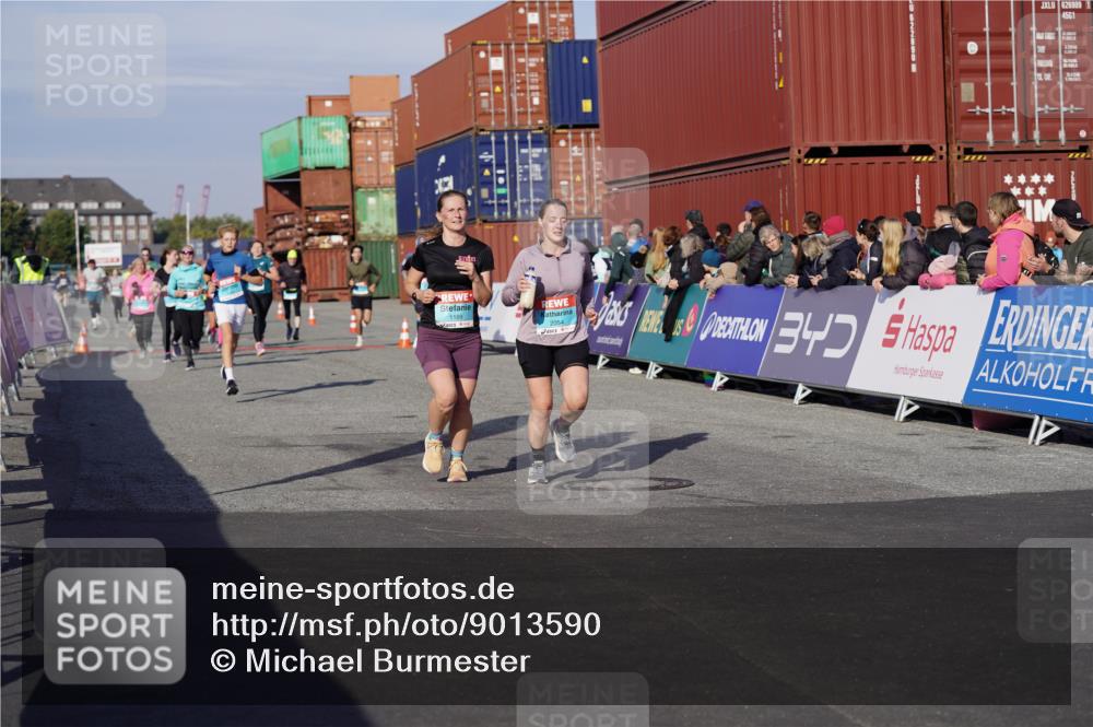 03.10.2025 - Köhlbrandbrückenlauf Michael Burmester http://msf.ph/oto/9013590 03.10.2025 10:13:52 Ziel 1169, 1267, 1272, 1460, 1514, 1515, 1848, 2054, 2093, 3126, 3244, 3372, 3392, 3724, 3735, 3761 meine-sportfotos.de