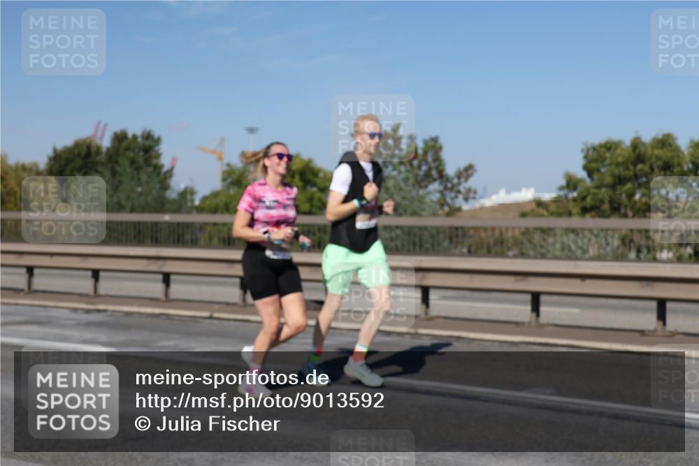 03.10.2025 - Köhlbrandbrückenlauf Julia Fischer http://msf.ph/oto/9013592 03.10.2025 13:06:44 Position 3  meine-sportfotos.de