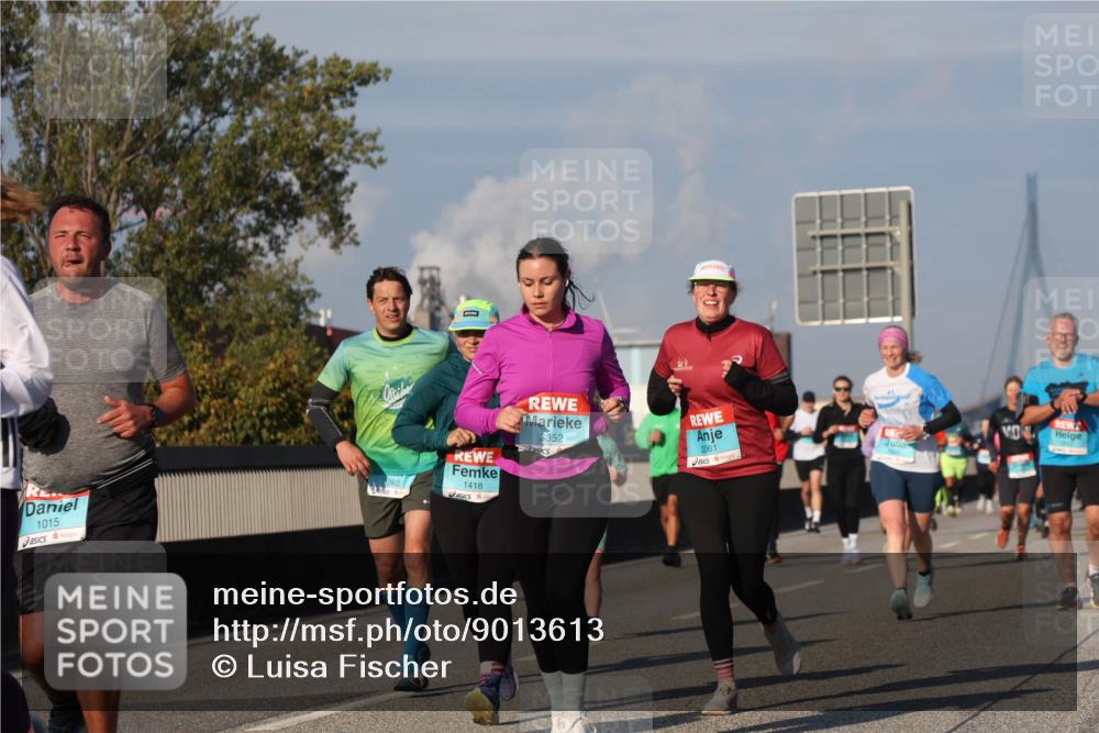 03.10.2025 - Köhlbrandbrückenlauf Luisa Fischer http://msf.ph/oto/9013613 03.10.2025 10:57:20 Position 3 1015, 362, 1418, 352, 2061 meine-sportfotos.de