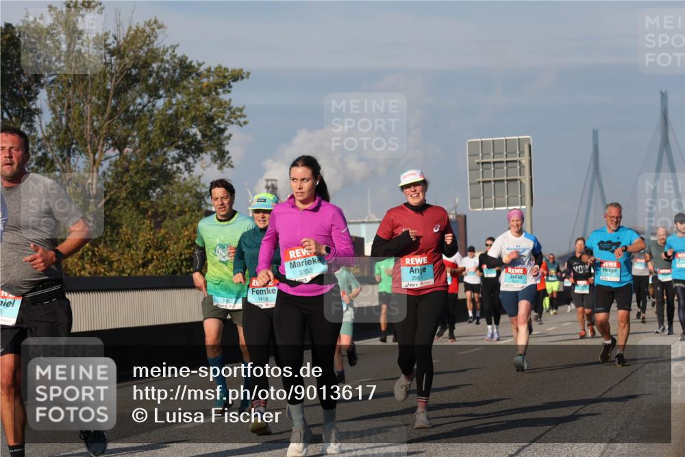 03.10.2025 - Köhlbrandbrückenlauf Luisa Fischer http://msf.ph/oto/9013617 03.10.2025 10:57:20 Position 3 5, 1362, 1418, 3352, 2061 meine-sportfotos.de