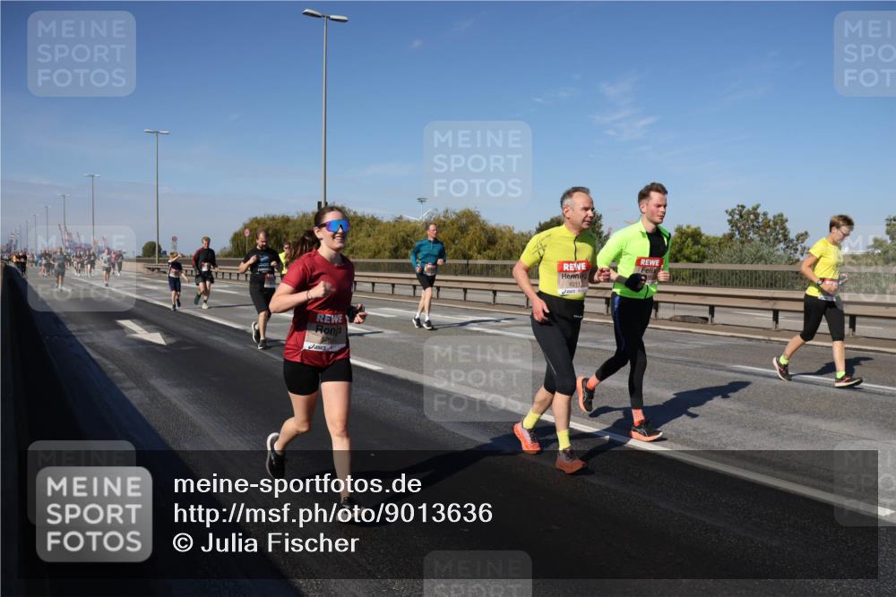 03.10.2025 - Köhlbrandbrückenlauf Julia Fischer http://msf.ph/oto/9013636 03.10.2025 13:06:52 Position 3 5781, 6211 meine-sportfotos.de