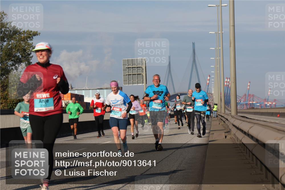 03.10.2025 - Köhlbrandbrückenlauf Luisa Fischer http://msf.ph/oto/9013641 03.10.2025 10:57:22 Position 3 1642, 2061, 1640 meine-sportfotos.de