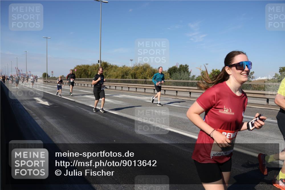 03.10.2025 - Köhlbrandbrückenlauf Julia Fischer http://msf.ph/oto/9013642 03.10.2025 13:06:53 Position 3  meine-sportfotos.de