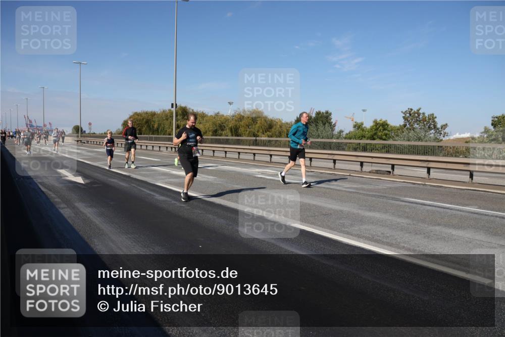 03.10.2025 - Köhlbrandbrückenlauf Julia Fischer http://msf.ph/oto/9013645 03.10.2025 13:06:53 Position 3  meine-sportfotos.de