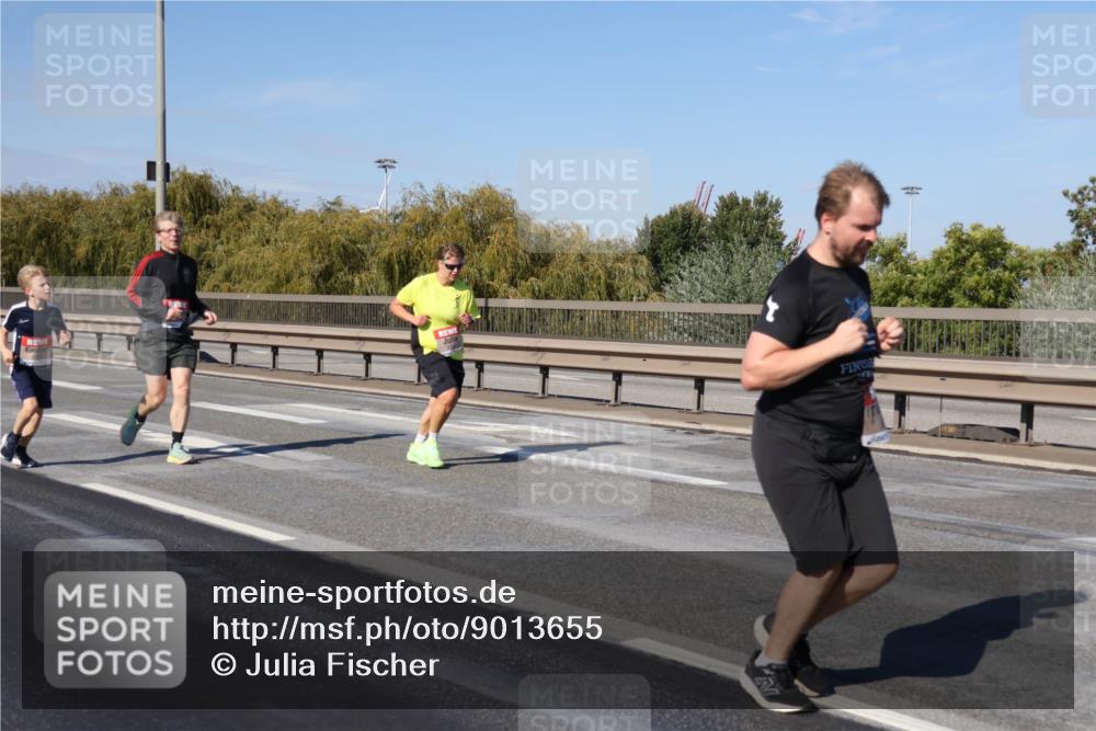 03.10.2025 - Köhlbrandbrückenlauf Julia Fischer http://msf.ph/oto/9013655 03.10.2025 13:06:55 Position 3  meine-sportfotos.de