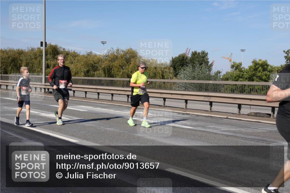 03.10.2025 - Köhlbrandbrückenlauf Julia Fischer http://msf.ph/oto/9013657 03.10.2025 13:06:55 Position 3  meine-sportfotos.de