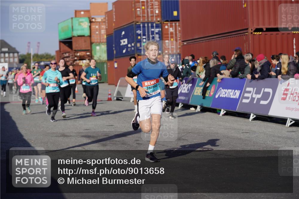 03.10.2025 - Köhlbrandbrückenlauf Michael Burmester http://msf.ph/oto/9013658 03.10.2025 10:13:55 Ziel 1169, 1431, 1460, 1514, 1515, 1738, 2054, 2122, 3126, 3372, 3469, 3724, 3735, 3761, 3793 meine-sportfotos.de
