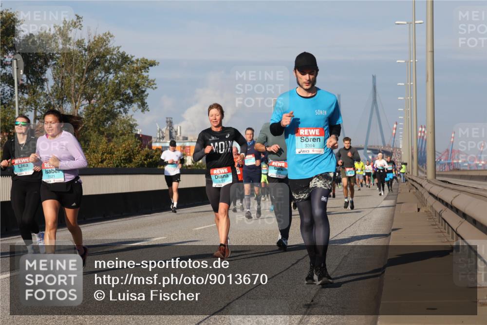 03.10.2025 - Köhlbrandbrückenlauf Luisa Fischer http://msf.ph/oto/9013670 03.10.2025 10:57:30 Position 3 1829, 1521, 1771, 3394 meine-sportfotos.de