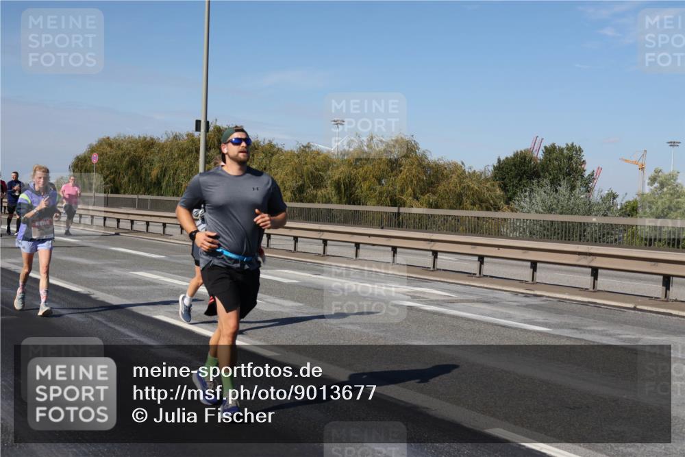 03.10.2025 - Köhlbrandbrückenlauf Julia Fischer http://msf.ph/oto/9013677 03.10.2025 13:07:02 Position 3  meine-sportfotos.de