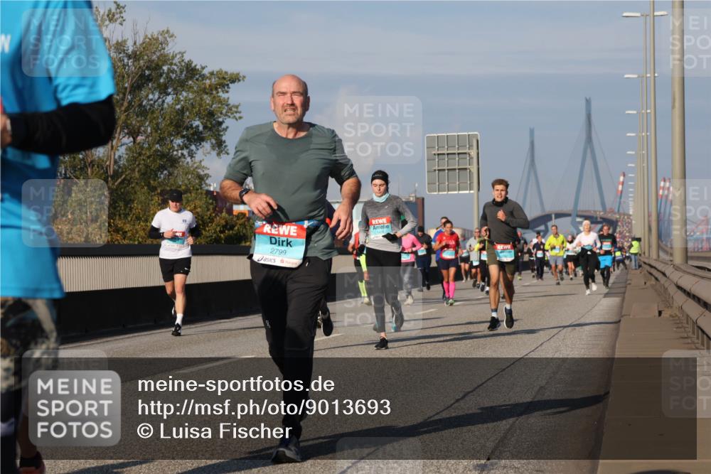 03.10.2025 - Köhlbrandbrückenlauf Luisa Fischer http://msf.ph/oto/9013693 03.10.2025 10:57:32 Position 3 2799 meine-sportfotos.de