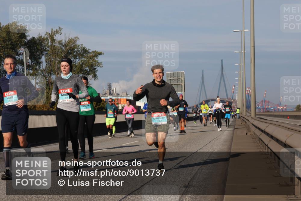 03.10.2025 - Köhlbrandbrückenlauf Luisa Fischer http://msf.ph/oto/9013737 03.10.2025 10:57:36 Position 3 1439, 1438, 3162 meine-sportfotos.de