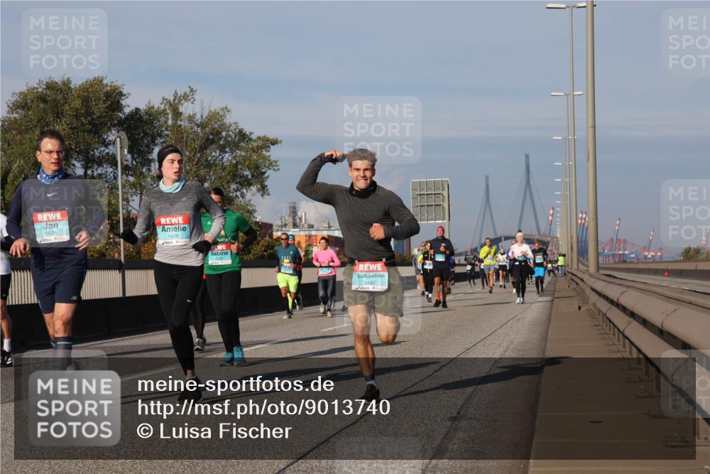 03.10.2025 - Köhlbrandbrückenlauf Luisa Fischer http://msf.ph/oto/9013740 03.10.2025 10:57:36 Position 3 1439, 1438, 3162 meine-sportfotos.de