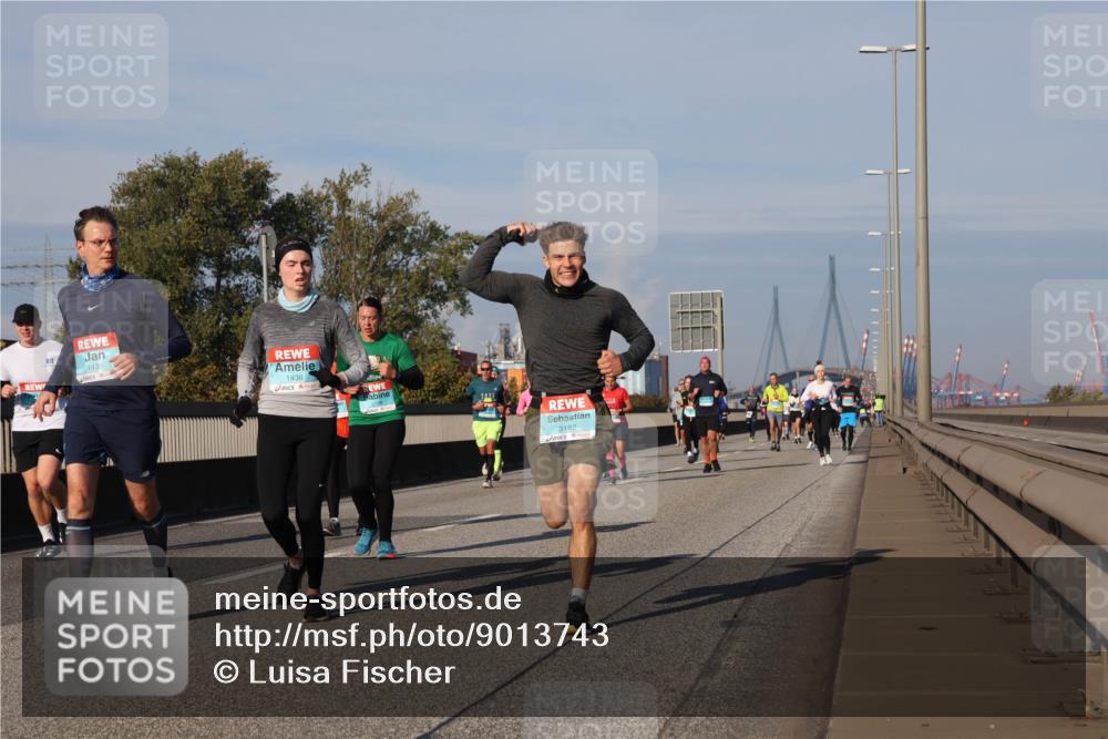 03.10.2025 - Köhlbrandbrückenlauf Luisa Fischer http://msf.ph/oto/9013743 03.10.2025 10:57:36 Position 3 1439, 1438, 3162 meine-sportfotos.de