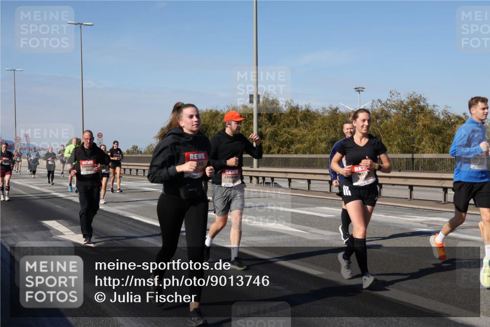 03.10.2025 - Köhlbrandbrückenlauf Julia Fischer http://msf.ph/oto/9013746 03.10.2025 13:07:11 Position 3  meine-sportfotos.de