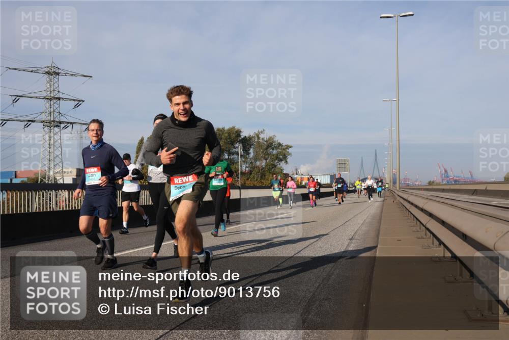 03.10.2025 - Köhlbrandbrückenlauf Luisa Fischer http://msf.ph/oto/9013756 03.10.2025 10:57:38 Position 3  meine-sportfotos.de