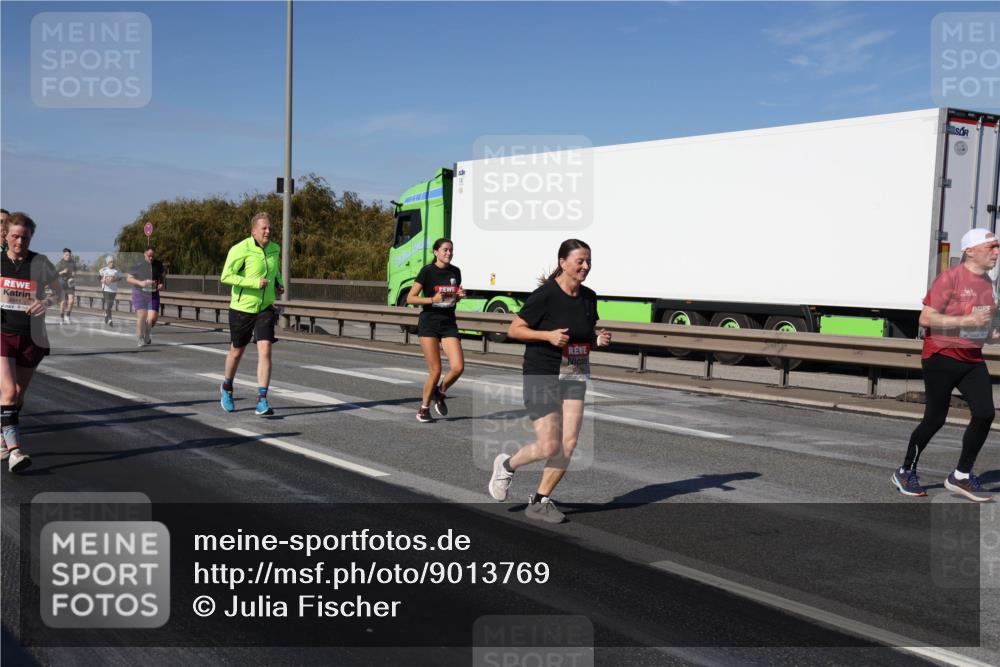 03.10.2025 - Köhlbrandbrückenlauf Julia Fischer http://msf.ph/oto/9013769 03.10.2025 13:07:17 Position 3  meine-sportfotos.de