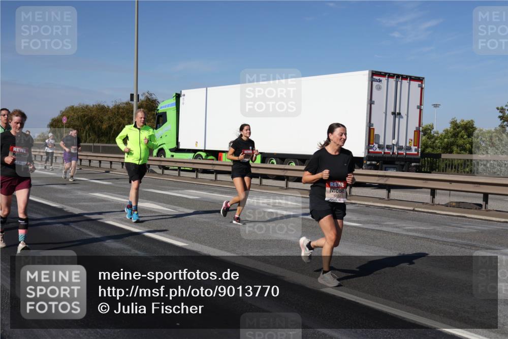 03.10.2025 - Köhlbrandbrückenlauf Julia Fischer http://msf.ph/oto/9013770 03.10.2025 13:07:17 Position 3 6652 meine-sportfotos.de