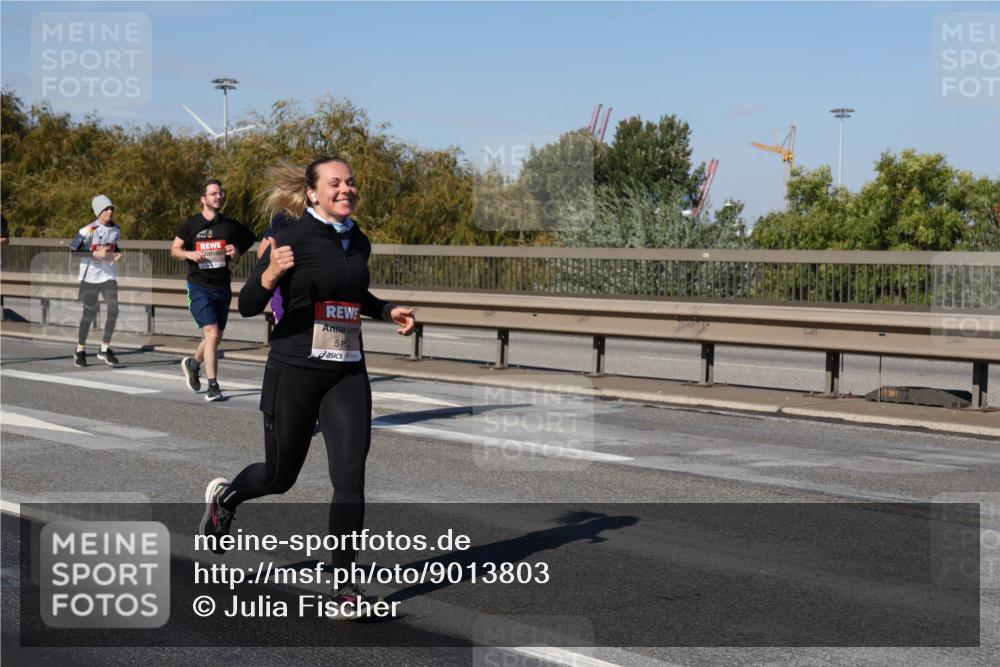 03.10.2025 - Köhlbrandbrückenlauf Julia Fischer http://msf.ph/oto/9013803 03.10.2025 13:07:22 Position 3 5152 meine-sportfotos.de