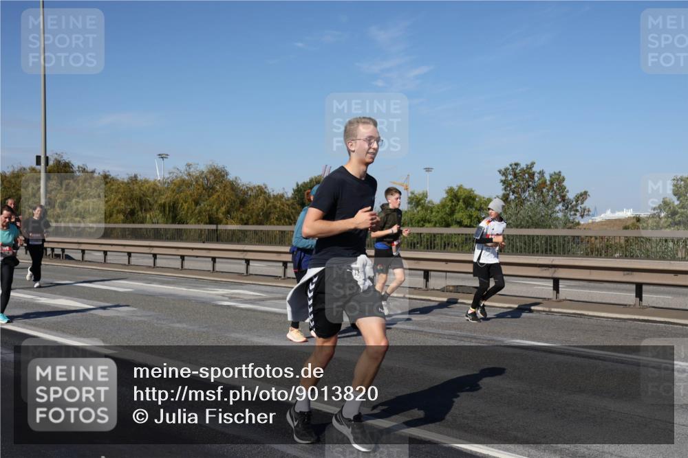03.10.2025 - Köhlbrandbrückenlauf Julia Fischer http://msf.ph/oto/9013820 03.10.2025 13:07:26 Position 3  meine-sportfotos.de