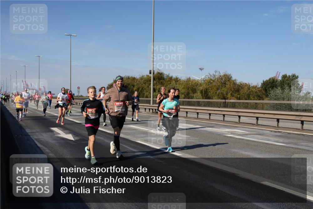 03.10.2025 - Köhlbrandbrückenlauf Julia Fischer http://msf.ph/oto/9013823 03.10.2025 13:07:27 Position 3 6113 meine-sportfotos.de