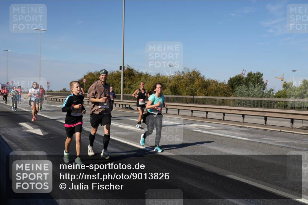 03.10.2025 - Köhlbrandbrückenlauf Julia Fischer http://msf.ph/oto/9013826 03.10.2025 13:07:28 Position 3  meine-sportfotos.de