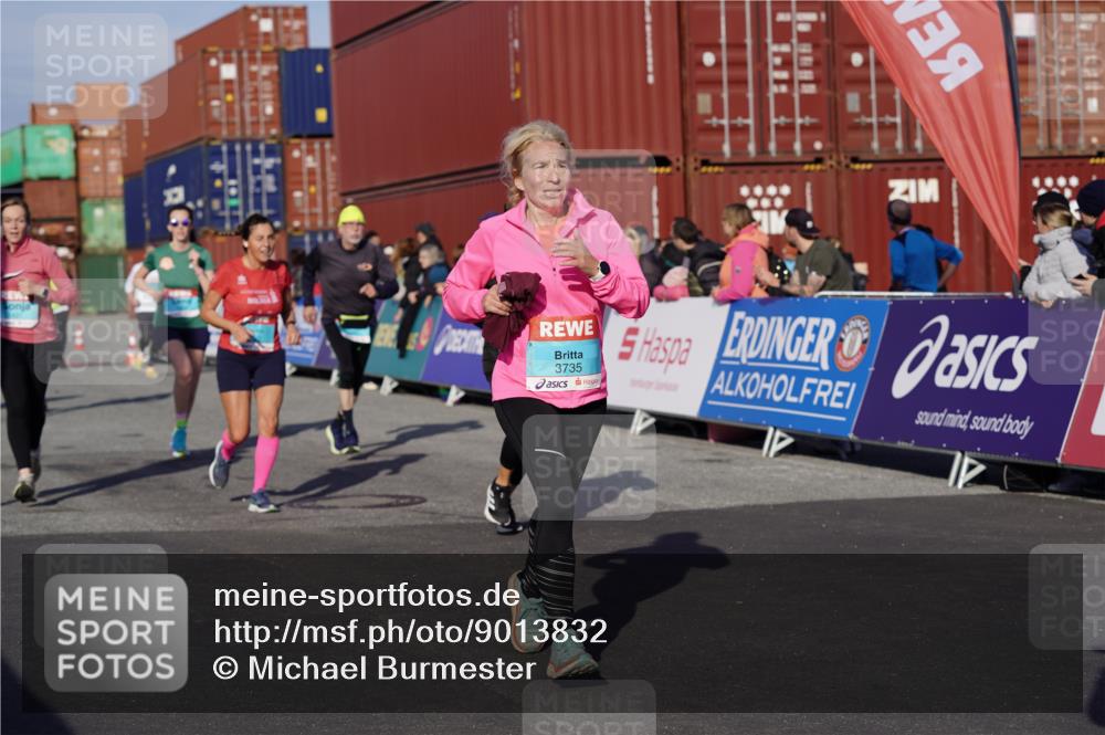 03.10.2025 - Köhlbrandbrückenlauf Michael Burmester http://msf.ph/oto/9013832 03.10.2025 10:14:00 Ziel 1431, 1460, 1514, 1588, 1604, 1738, 1782, 1892, 1947, 2122, 3060, 3062, 3126, 3372, 3469, 3724, 3735, 3761, 3793 meine-sportfotos.de