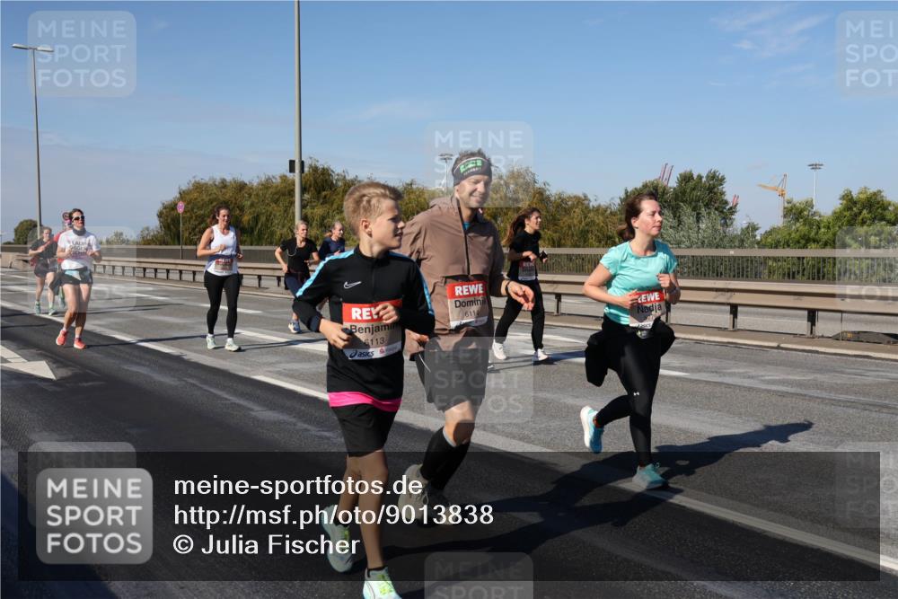 03.10.2025 - Köhlbrandbrückenlauf Julia Fischer http://msf.ph/oto/9013838 03.10.2025 13:07:29 Position 3 6113, 6114 meine-sportfotos.de