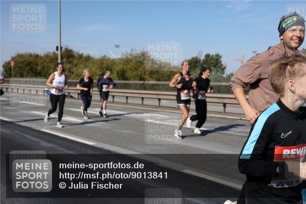 03.10.2025 - Köhlbrandbrückenlauf Julia Fischer http://msf.ph/oto/9013841 03.10.2025 13:07:30 Position 3  meine-sportfotos.de