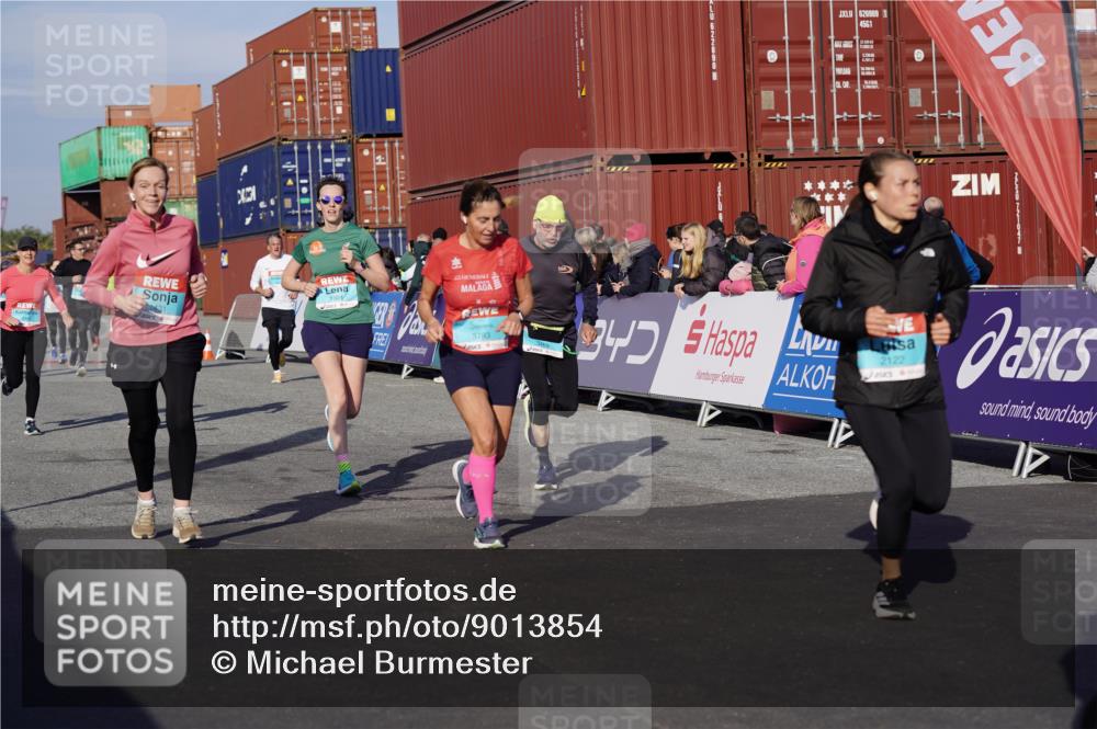 03.10.2025 - Köhlbrandbrückenlauf Michael Burmester http://msf.ph/oto/9013854 03.10.2025 10:14:01 Ziel 1431, 1460, 1514, 1588, 1604, 1665, 1738, 1782, 1892, 1947, 2122, 3060, 3062, 3126, 3372, 3469, 3724, 3735, 3761, 3793 meine-sportfotos.de