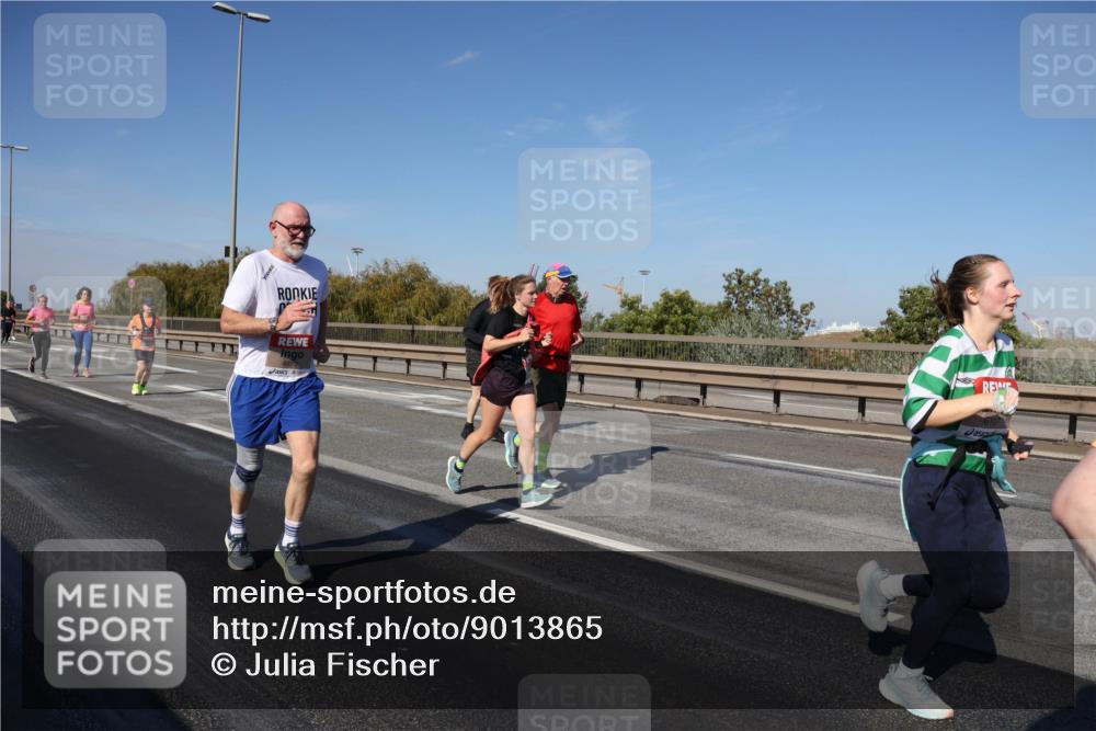 03.10.2025 - Köhlbrandbrückenlauf Julia Fischer http://msf.ph/oto/9013865 03.10.2025 13:07:36 Position 3  meine-sportfotos.de