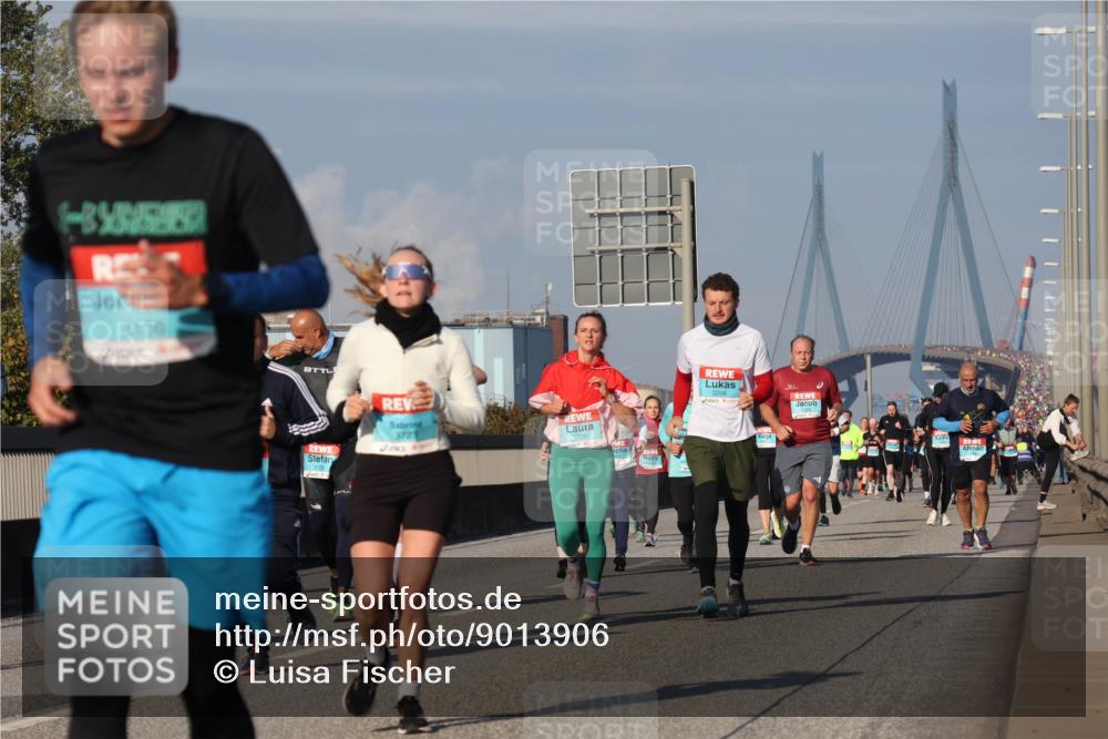 03.10.2025 - Köhlbrandbrückenlauf Luisa Fischer http://msf.ph/oto/9013906 03.10.2025 10:57:52 Position 3 3156, 2126, 3723, 3208 meine-sportfotos.de